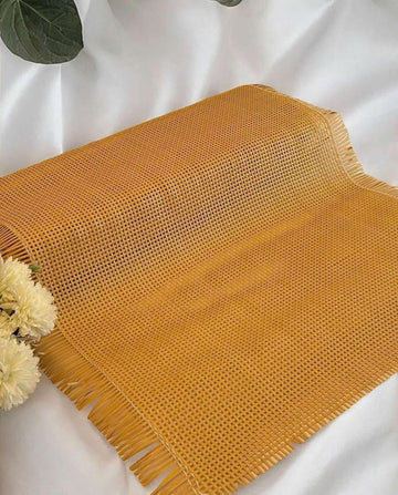 Mây Đan Caro Nhựa Màu Vàng Đậm